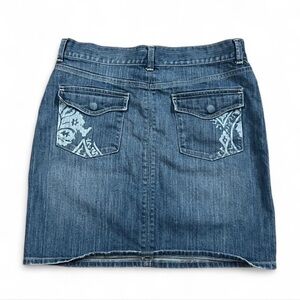 New York & Company Blue Denim Mini Skirt W/ Statement Pockets.